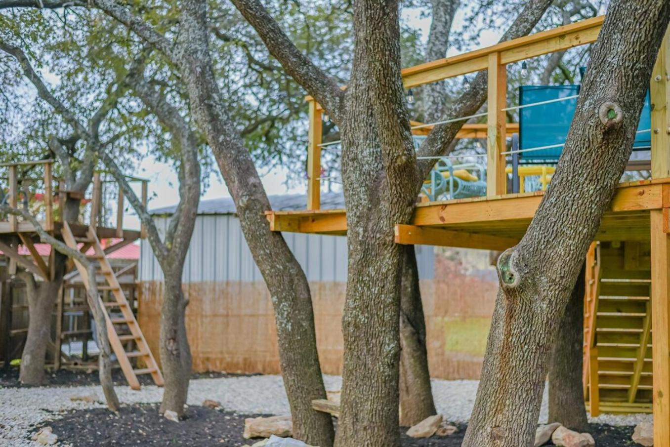 Luxurious Home With Hot Tub & Tree Deck By 6Flags San Antonio Exterior foto